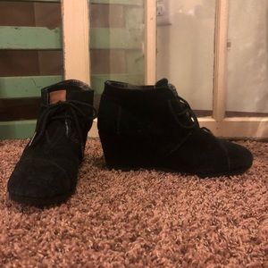 TOMS wedges